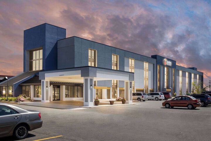 Comfort Inn & Suites Evansville Airport