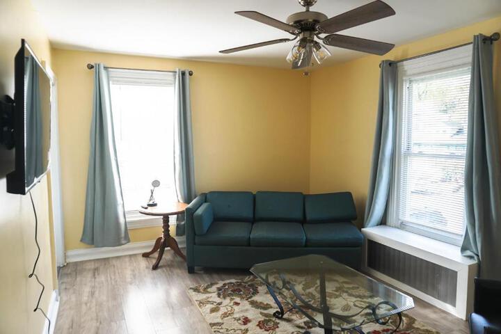 Lincoln Manor - Newly Renovated 1mile from PHL Airport and Sports Stadiums