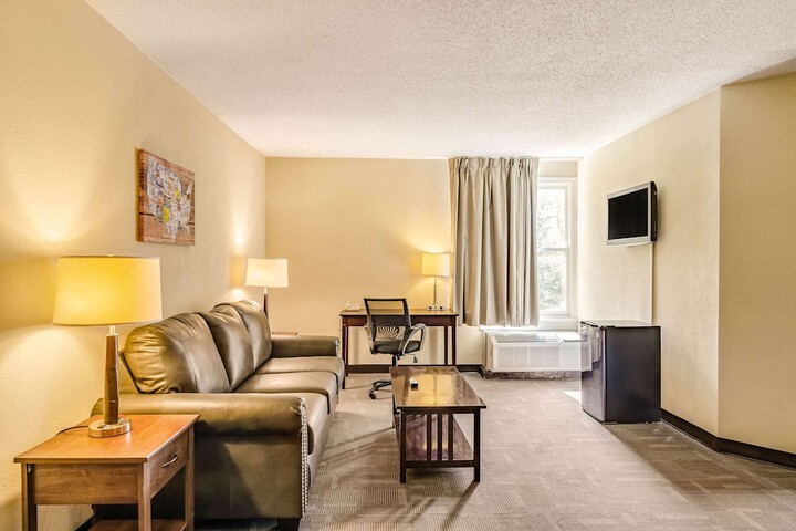 Room 20 of 33