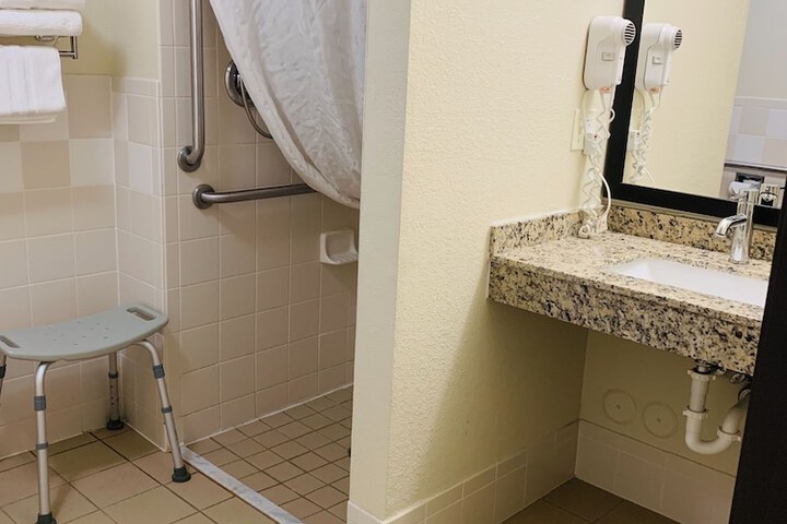 AmericInn by Wyndham Kewanee