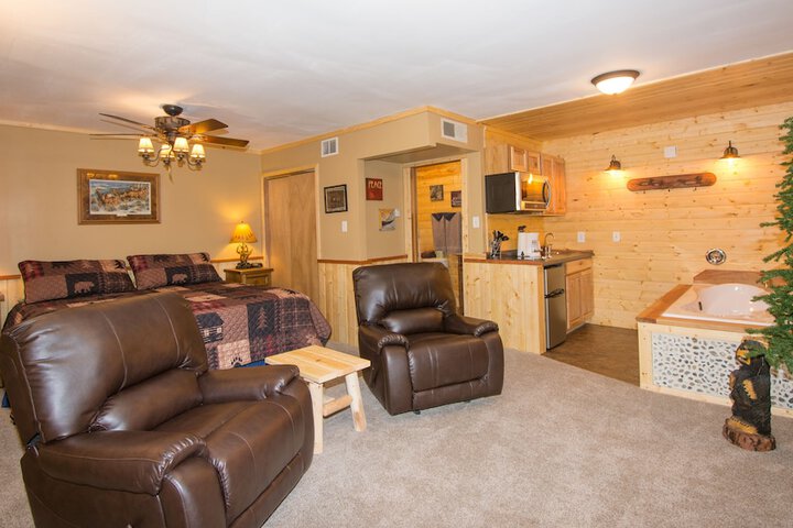Upper Canyon Inn & Cabins