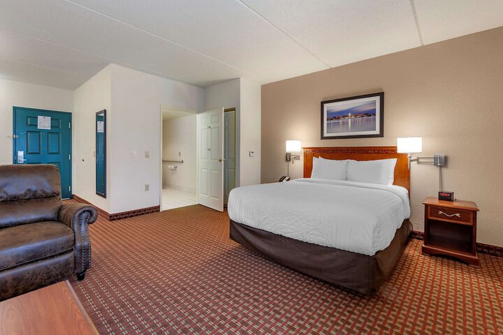 Room 37 of 65