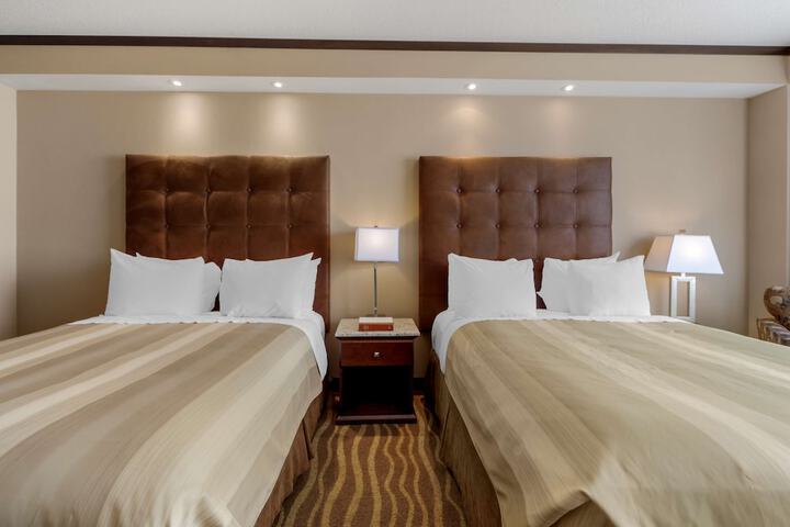 Best Western Premier Denham Inn & Suites