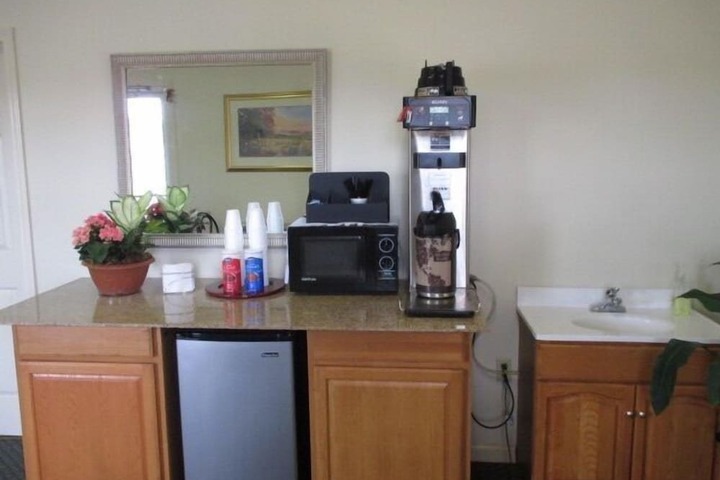 Breakfast/Coffee Service 29 of 30