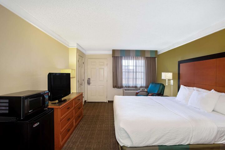 Room 26 of 30