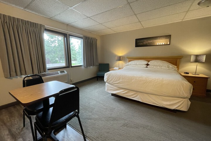 Room 9 of 25