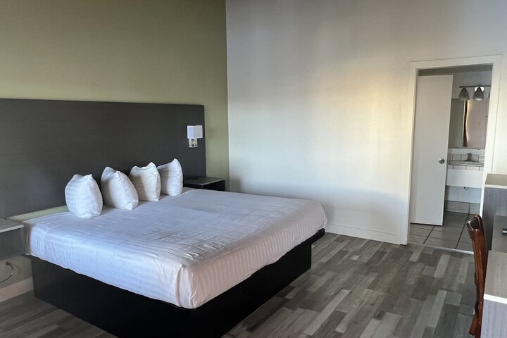 Discovery Inn