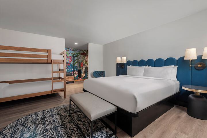 Room 16 of 34