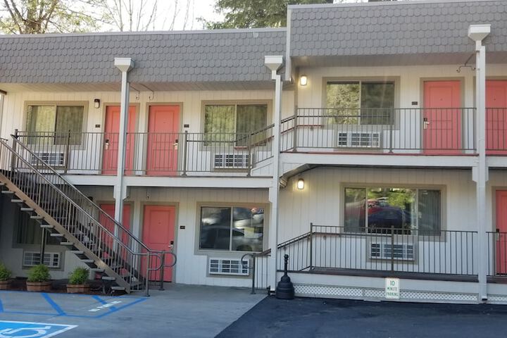 Hotel 2 of 23
