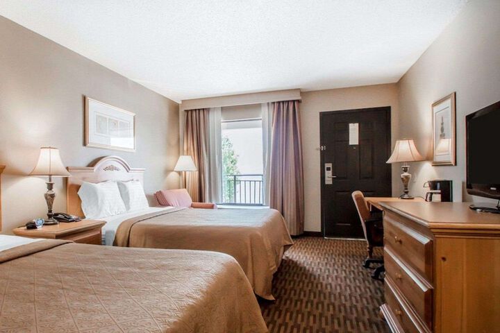 Quality Inn US65 & E. Battlefield Rd. Springfield
