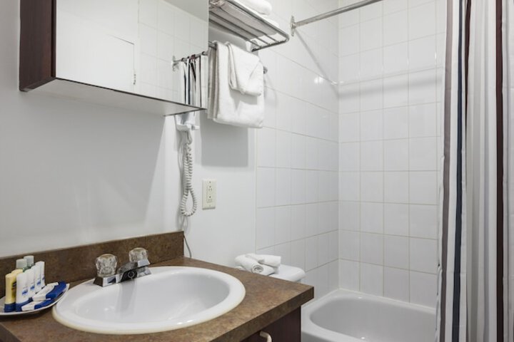 Room 42 of 62