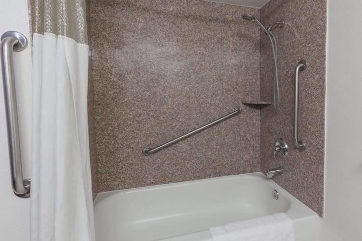 RAMADA BY WYNDHAM MEDFORD HOTEL AND CONF