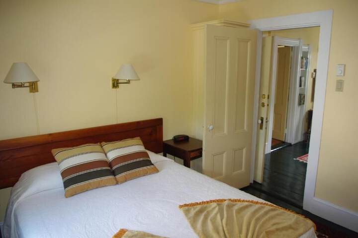 Room 26 of 46