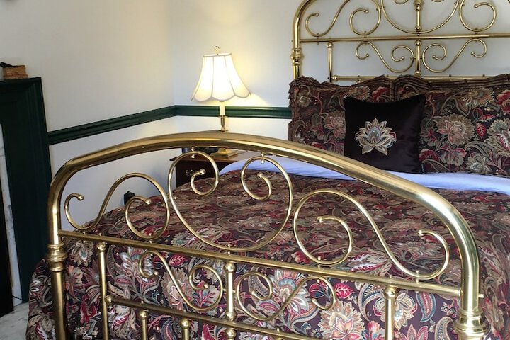 Room 14 of 37