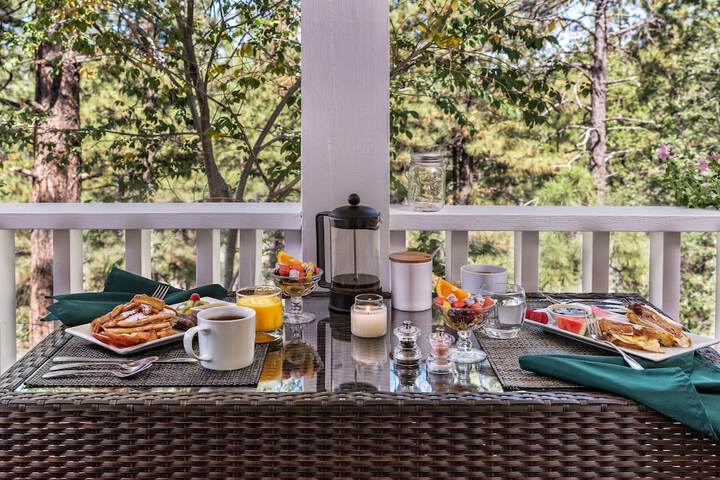 Breakfast/Coffee Service 128 of 147