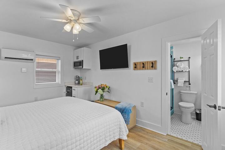 The Beach House Motel & Suites