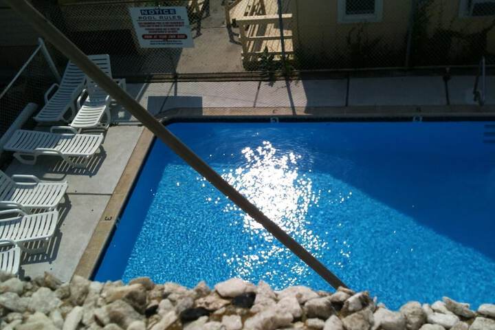 Pool 9 of 23