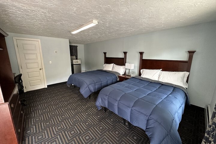 Room 9 of 14