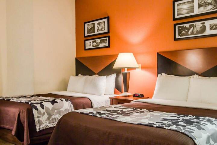Room 11 of 29