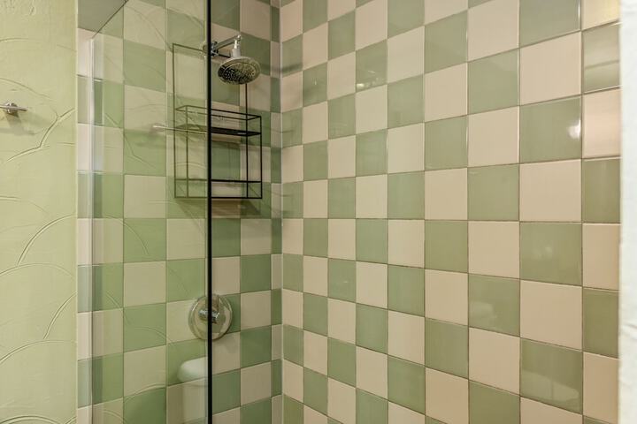 Room 47 of 84