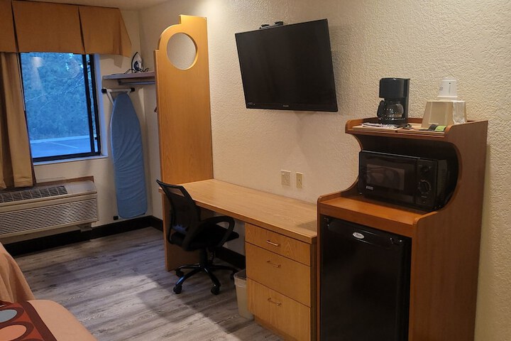 Room 19 of 30