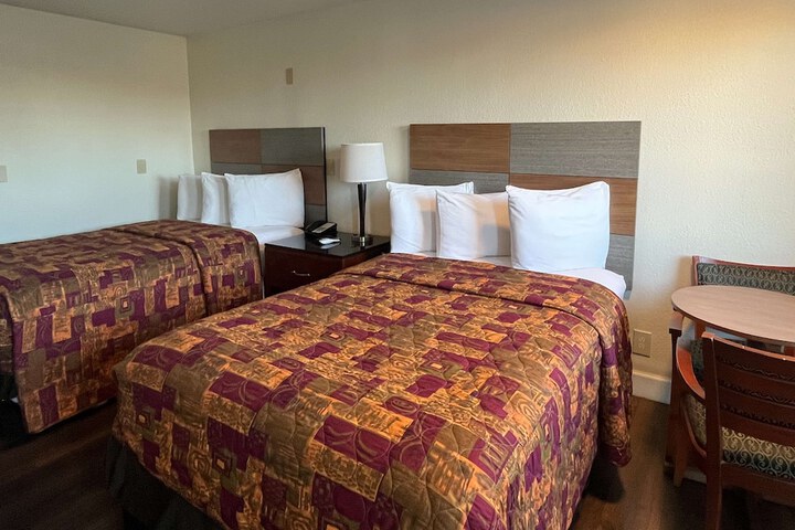 Room 9 of 15
