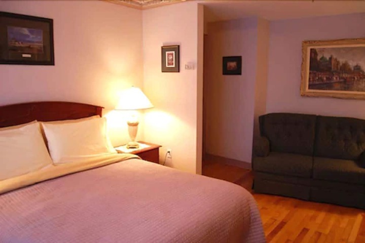Room 46 of 183