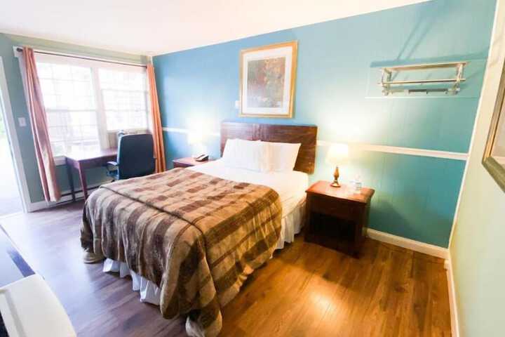 Room 25 of 33