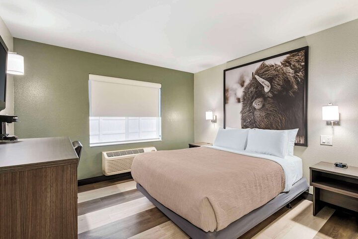Room 33 of 41