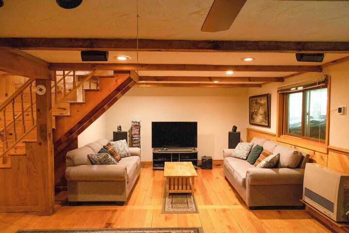 Cozy Bartlett Townhome 3 Mi to Attitash Mountain