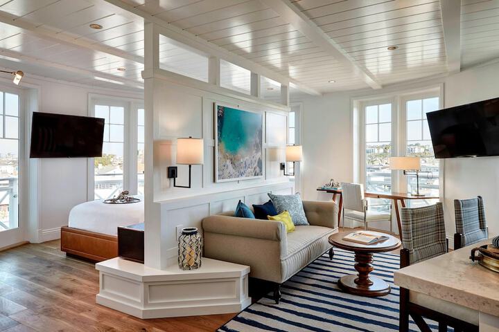 Lido House Autograph Collection