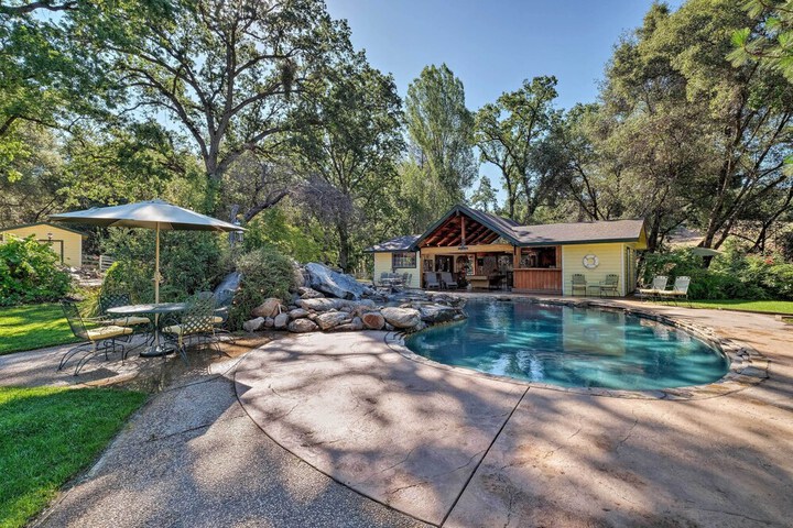 Sonora Home on 10 Resort Acres w / Shared Pool!
