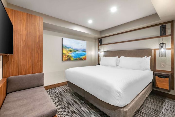 Room 16 of 46