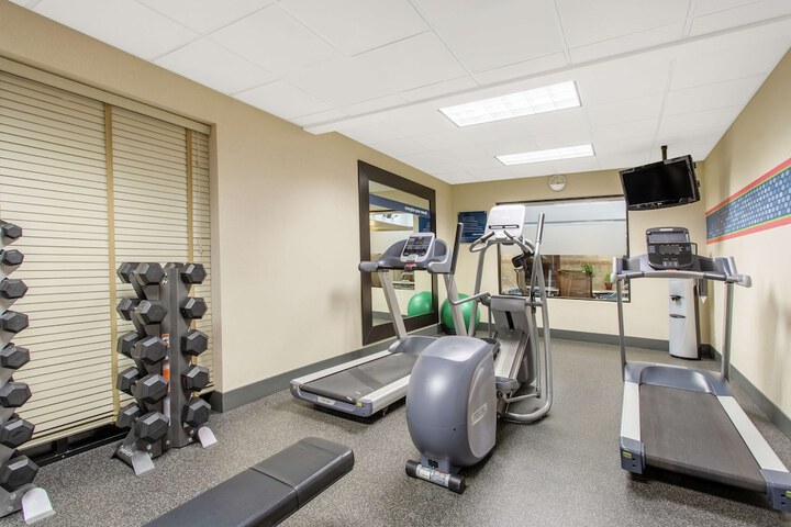 Hampton Inn & Suites Albany Airport