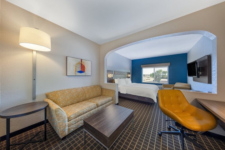 Holiday Inn Express Hotel & Suites Pittsburg by IHG