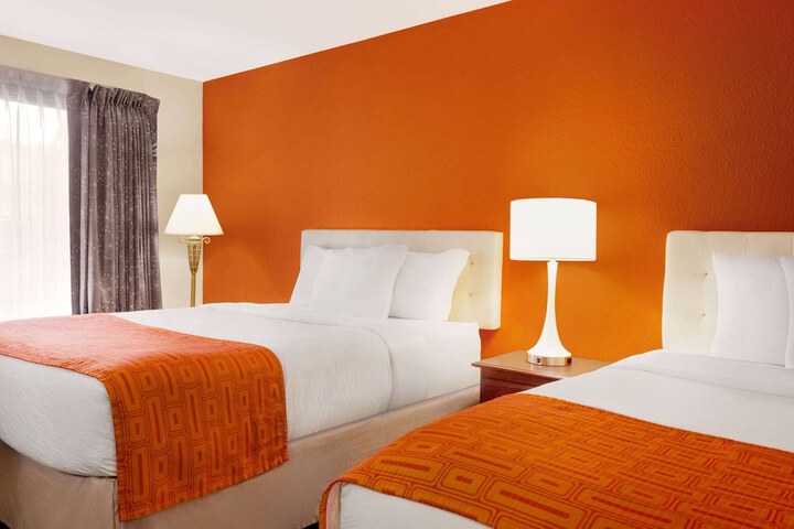 Room 16 of 37