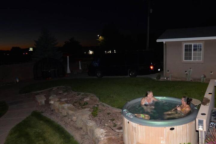 Tacit Shadow Resort Shangri-La King Suite Gym, Coffee Bar, Hot-Tub, Free Laundry, Food Available
