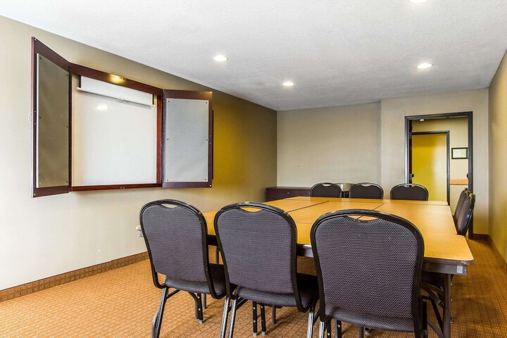 Sleep Inn & Suites Pleasant Hill - Des Moines