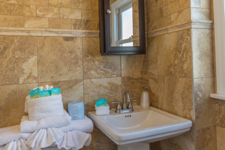 Buttercup Suites