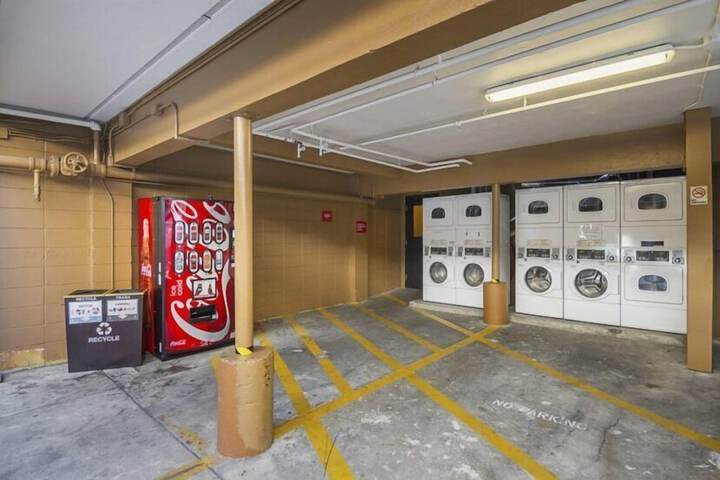 Laundry 4 of 6