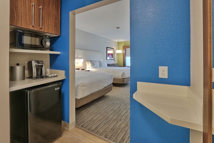 Holiday Inn Express & Suites Roswell by IHG