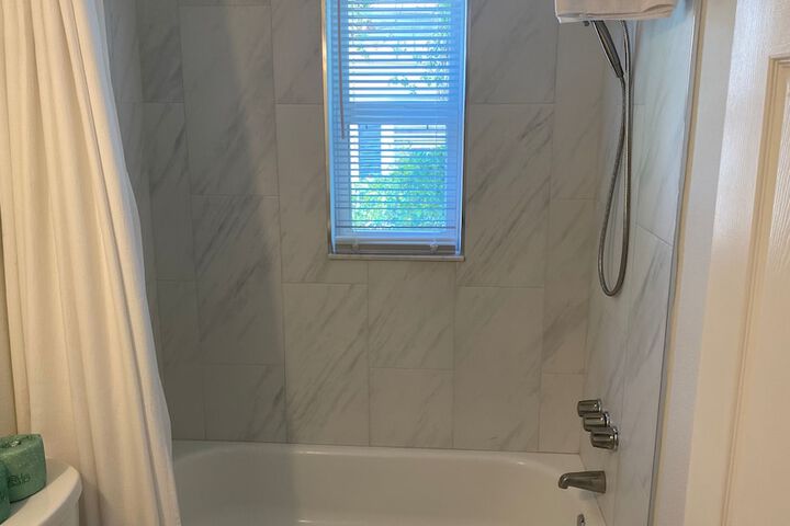 Room 141 of 290