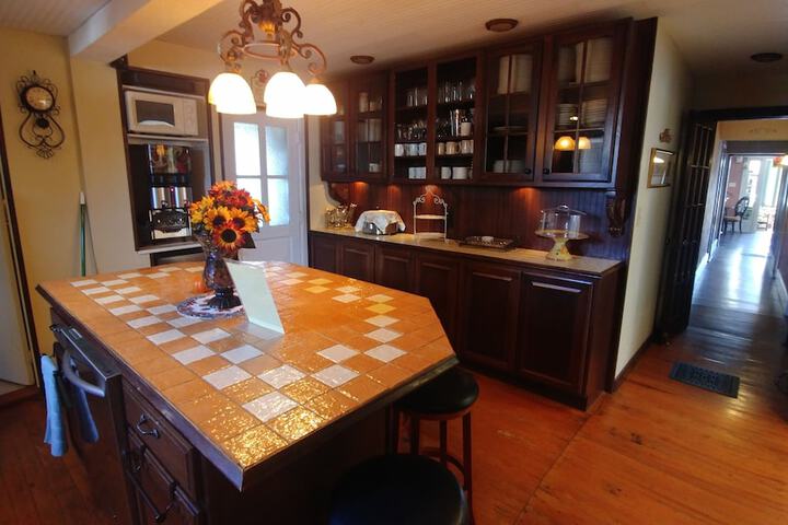 Island Guest House B & B