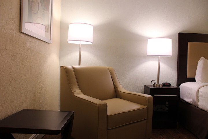 Room 44 of 94