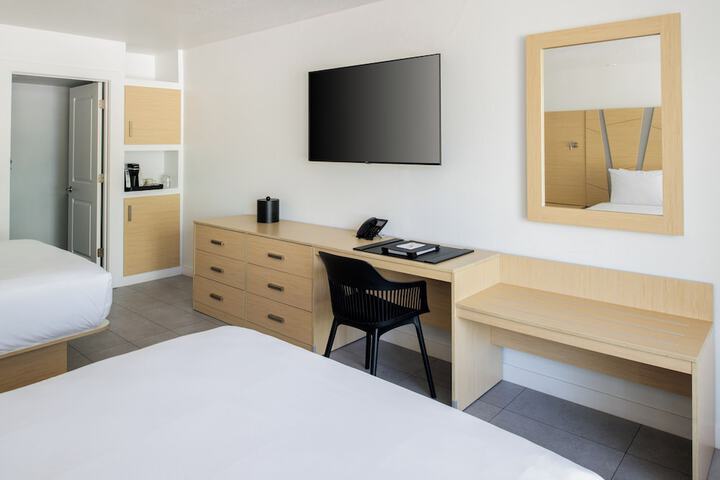 Room 33 of 97