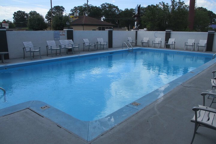 Pool 7 of 37