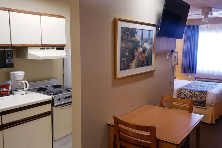 Room 16 of 29