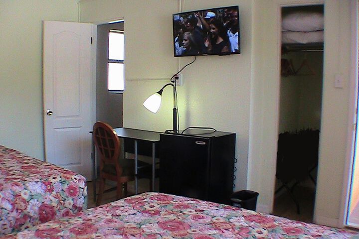 Room 25 of 32