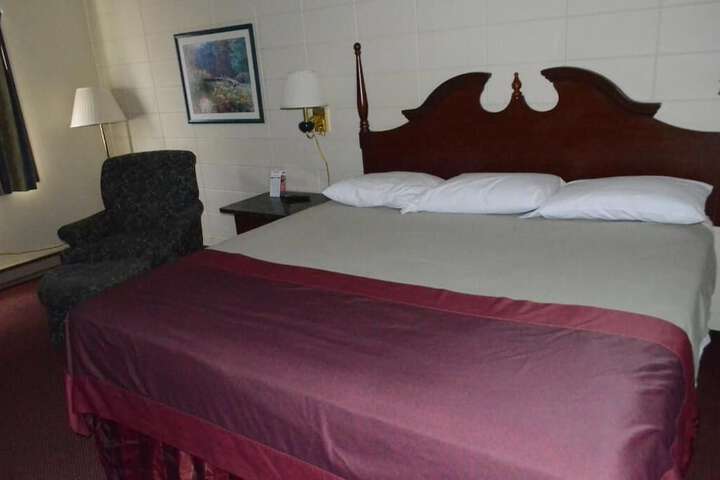 Room 18 of 37