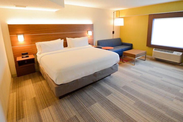 Holiday Inn Express Pittsburgh-Bridgeville by IHG